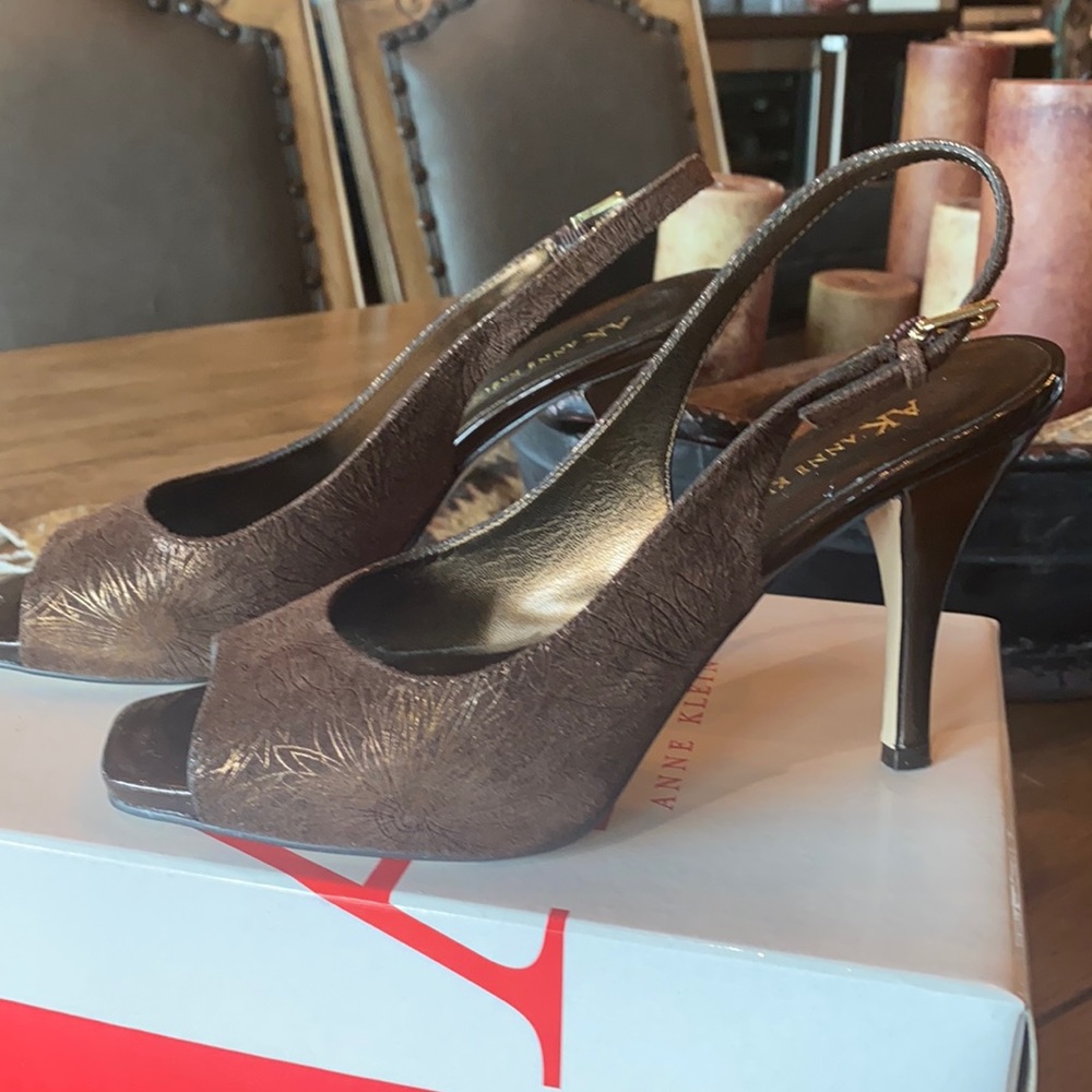 Ann Klein akamber heels